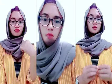 Yulia Ukhty Nakal Pamer Belahan Toket Viral